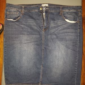 Ava and Viv 22W Denim skirt with front slit